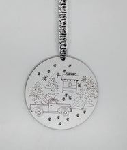 Charger l&#39;image dans la galerie, Christmas Truck Ornament
